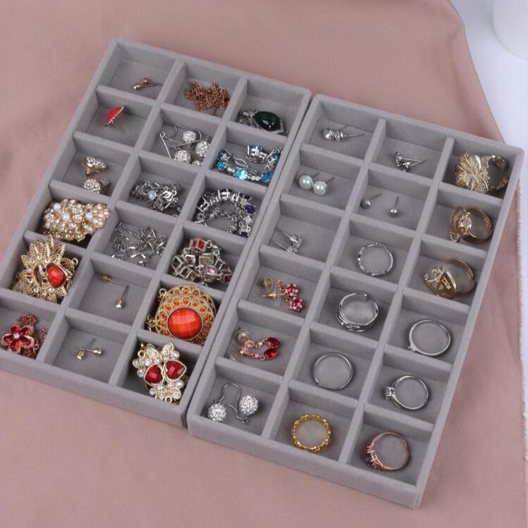 18-Grid Velvet Jewelry Organizer Tray