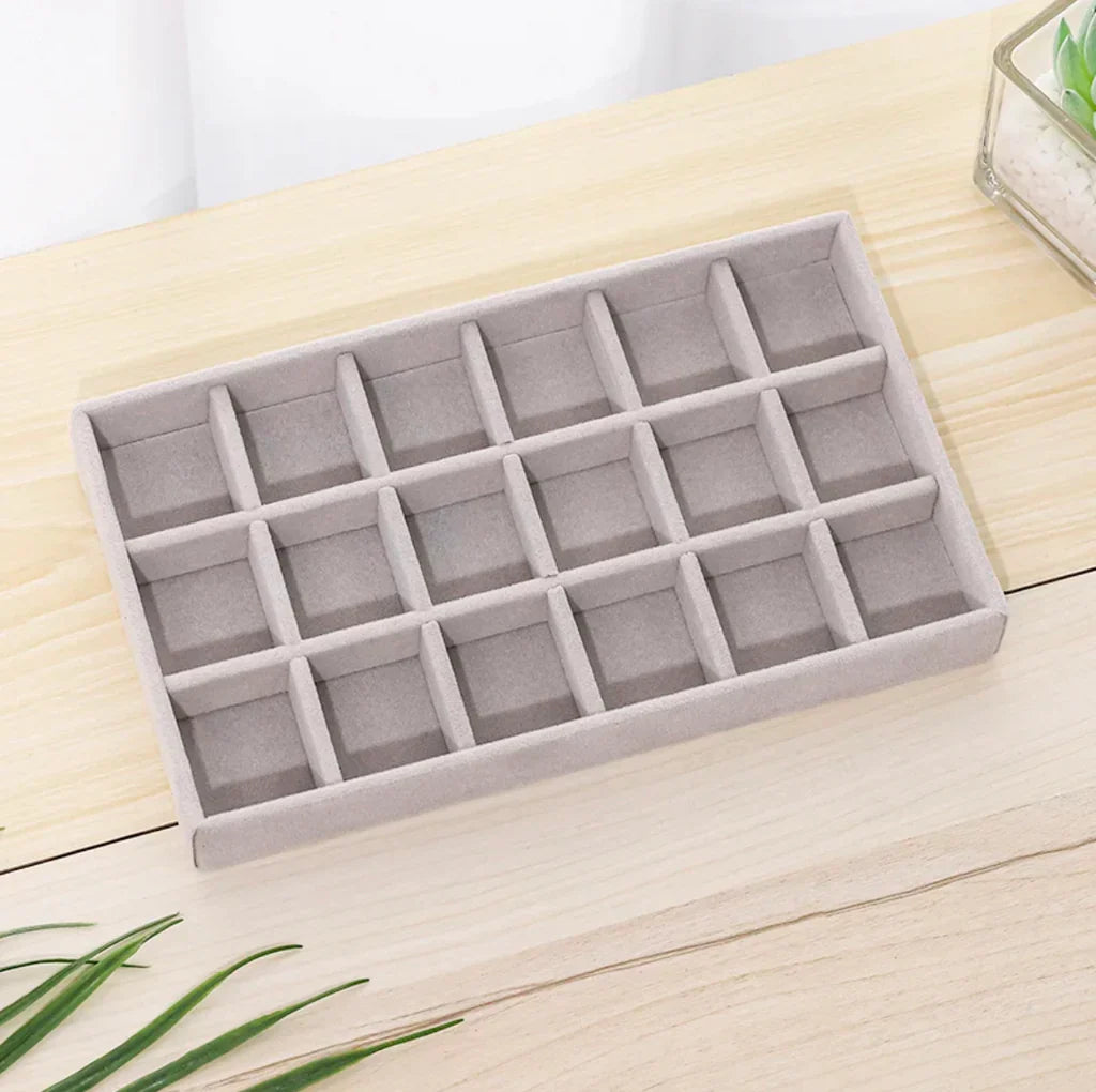 18-Grid Velvet Jewelry Organizer Tray